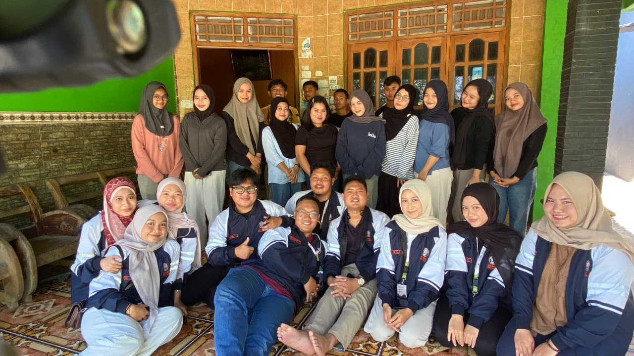 Foto: Tingkatkan Pemahaman Legalitas Usaha, Mahasiswa KKN Undip Gelar Edukasi Perbedaan Merek dan P-IRT di Desa Garangan